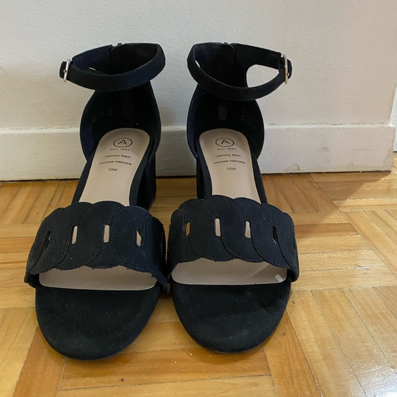 Black Sandal Heels - Picture 1 of 3